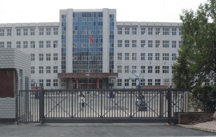 南北德信为长春市第153中学提供了锐宝818-TJC悬浮平移门